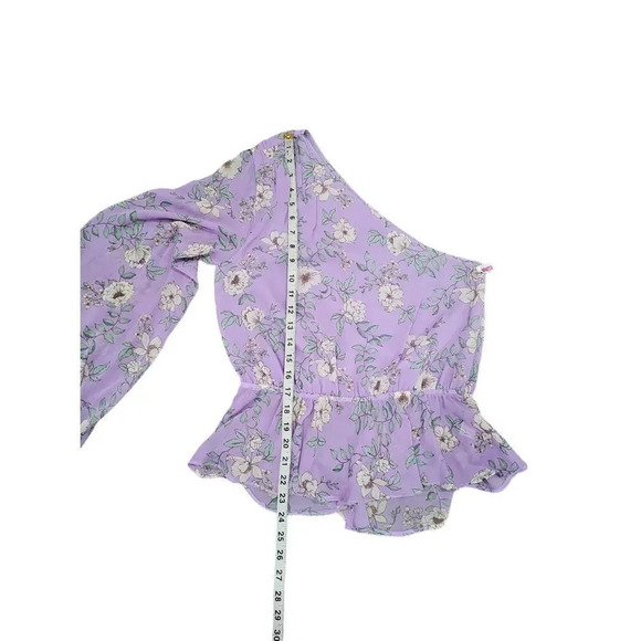 NWOT VICI FLORAL PRINT ONE SHOULDER PEPLUM TOP IN PURPLE MULTI Sz L - Picture 12 of 13